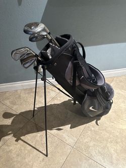 Taylormade golf clubs and bag