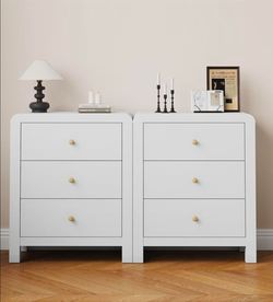 2 White Night Stands