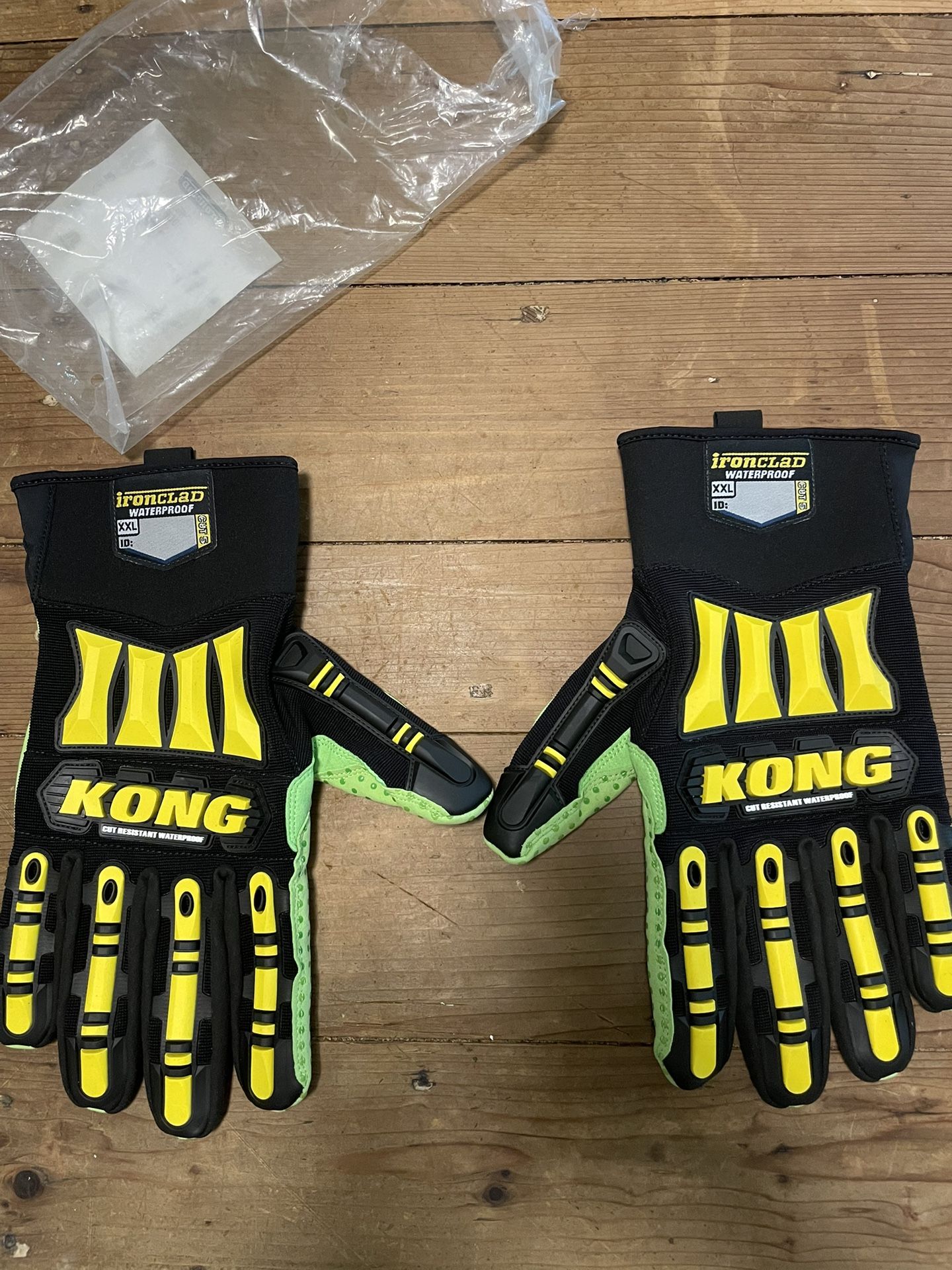 Brand New KONG cut/water resistant Gloves