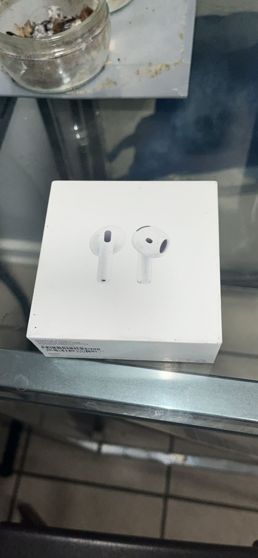 AirPods 4