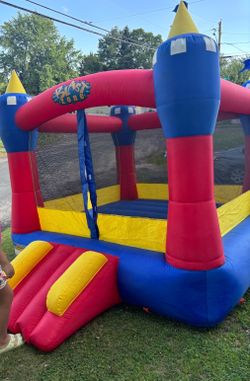 Bouncey inflatable house