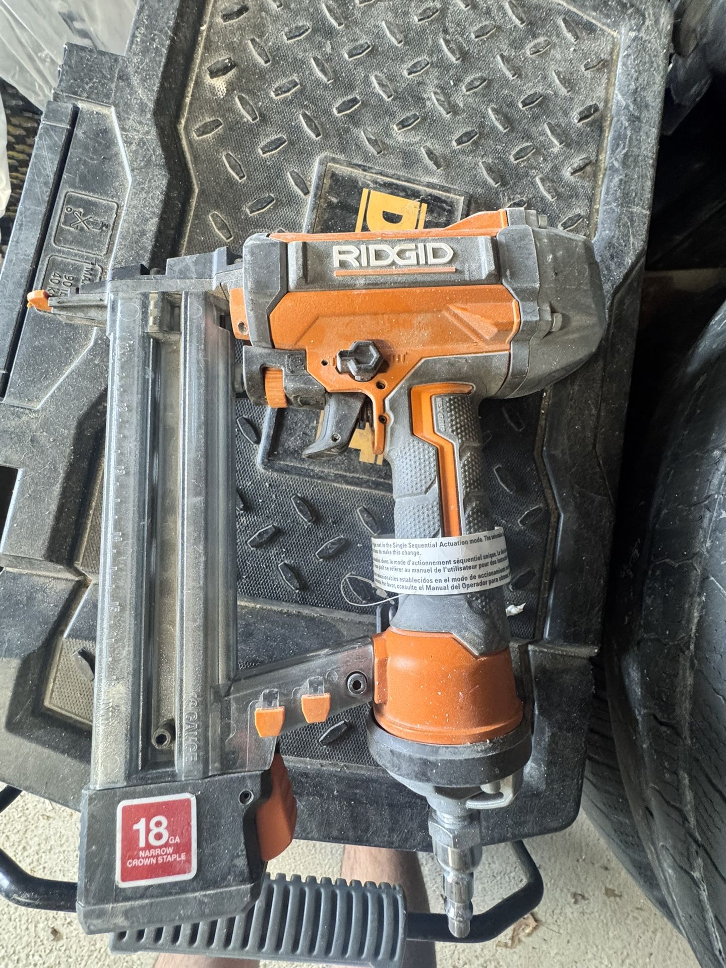 RIDGID 18-Gauge 1-1/2 in. Industrial Automatic Stapler