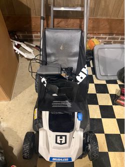 HART 40V 20” BRUSHLESS ELECTRIC LAWNMOWER USED 2 TIMES
