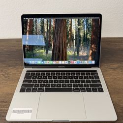 13" MacBook Pro Touchbar*2.4Ghz Intel Quad Core i5*256GB SSD*16GB RAM