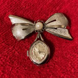 Vintage Silver Ribbon Bow Brooch With Pearl And Automatic VANTAGE stainless Steel Watch