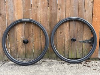 DT Swiss G540 700c Gravel/Road Wheelset + Specialized Mondo 700x32 Tires TakeOff