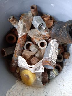 Gas pipe fittings