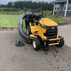 Club Cadet Riding Mower 