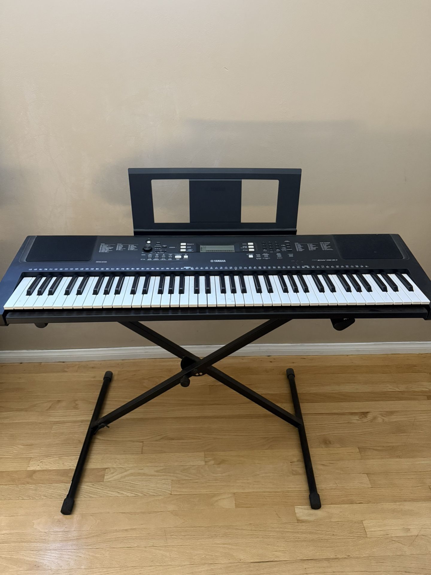 Yamaha PSR-EW300 76-Key Portable Keyboard 