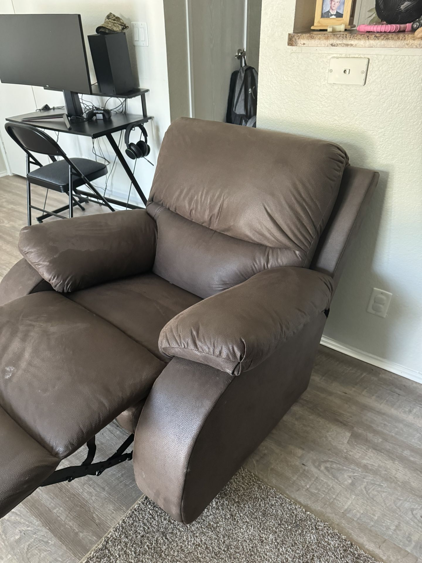 Ashley’s Furniture Brown Lazy Boy Chair