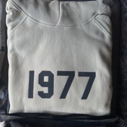 Essentials Hoodie “M”