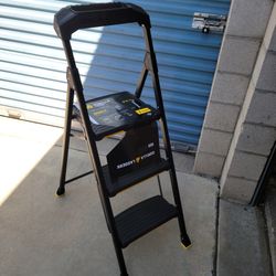 Gorilla Ladders 3-Step Pro-Grade Steel Step Stool, 300 lbs. Load Capacity Type IA Duty Rating (9ft. Reach Height) 