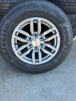 17’’ set of take offs Chevy Colorado