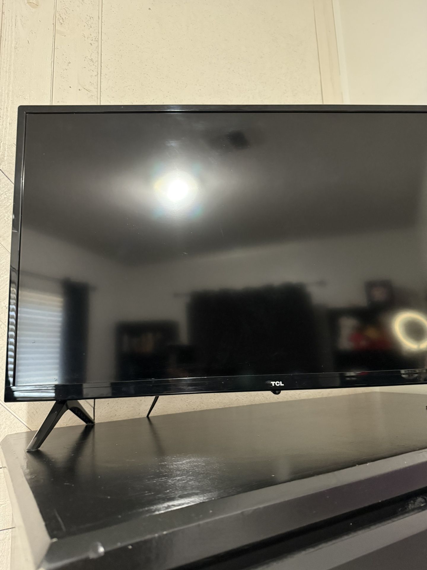 32” Roku TCL Smart TV