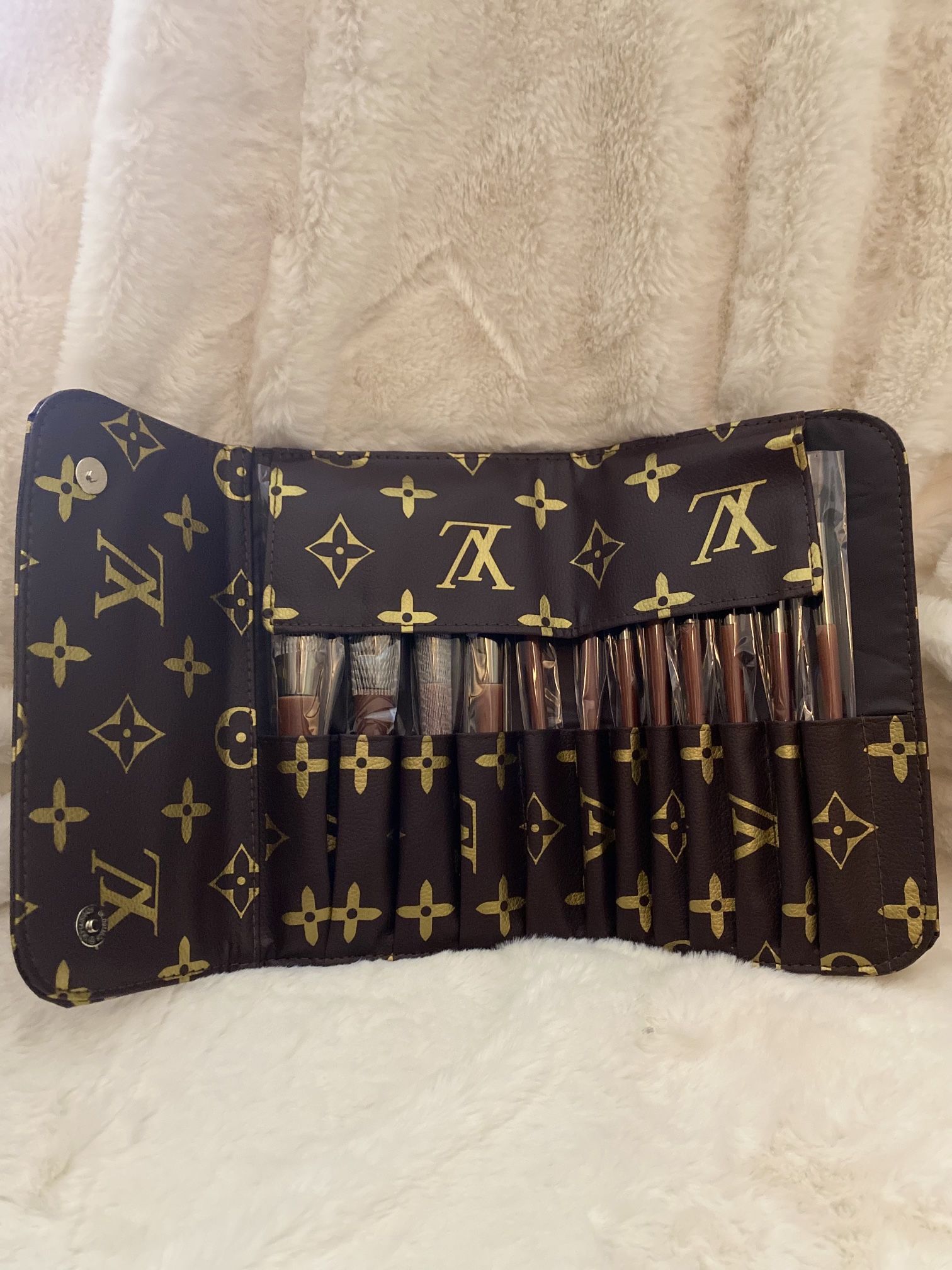 LV Makeup Brush Set 