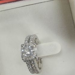 Size 7 1/2 Engagement Ring Set