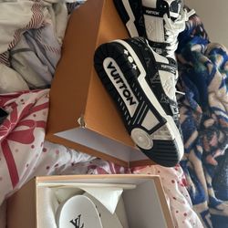 Louis Vuitton Sneakers Size 37 
