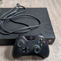 2TB Xbox One one X w/Controller 