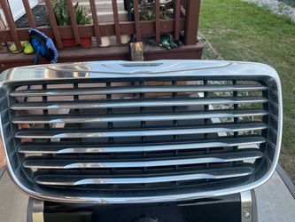 Chrysler 300 front grille and engine cover