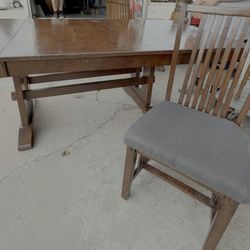 Kitchen Table & 5 Chairs