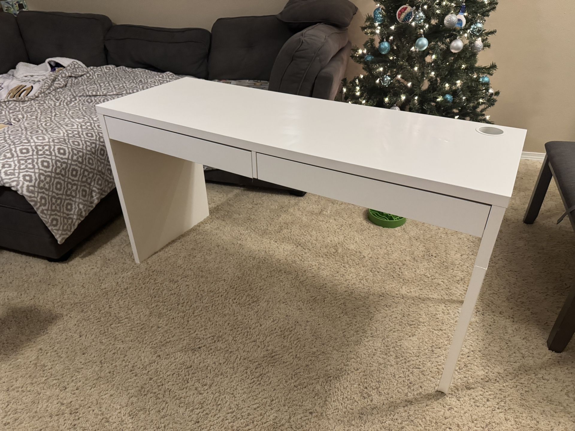 IKEA MICKE Desk