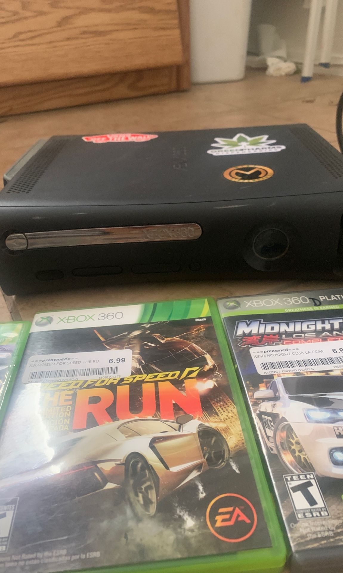 X Box 360 barely used , works great!!