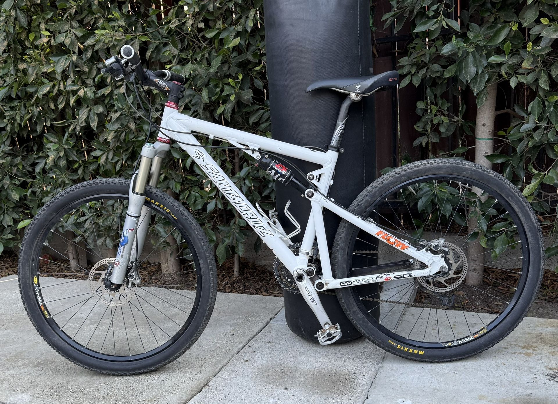 2004 Santa Cruz Blur Full Suspension - Size Medium