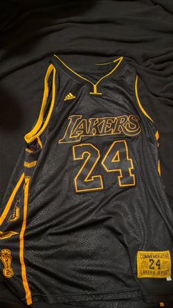 Kobe Bryant jersey #24