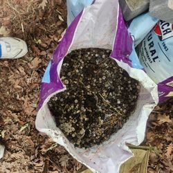 Rabbit Poop Manure Natural Organic Fertilizer For Gardening