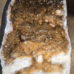 Nature-made Citrine Geode 🌳