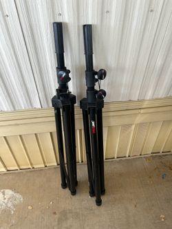 Proline speaker stands for live music
