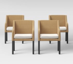 Berkshire 4pk patio dining chair linen $399**table sold separately