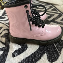 Dr. Martens 