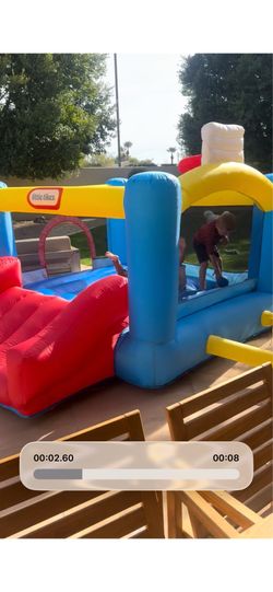 Little tykes bounce house with basketball hoop