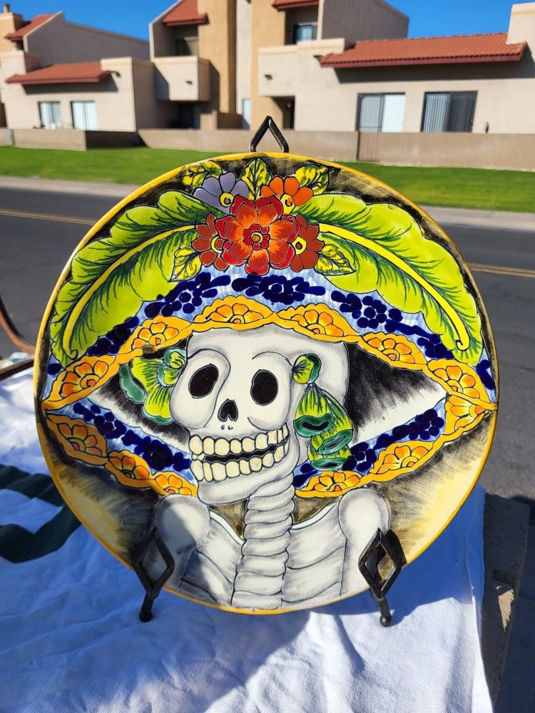 Two Day Of The Dead Ceramic Plates With Display