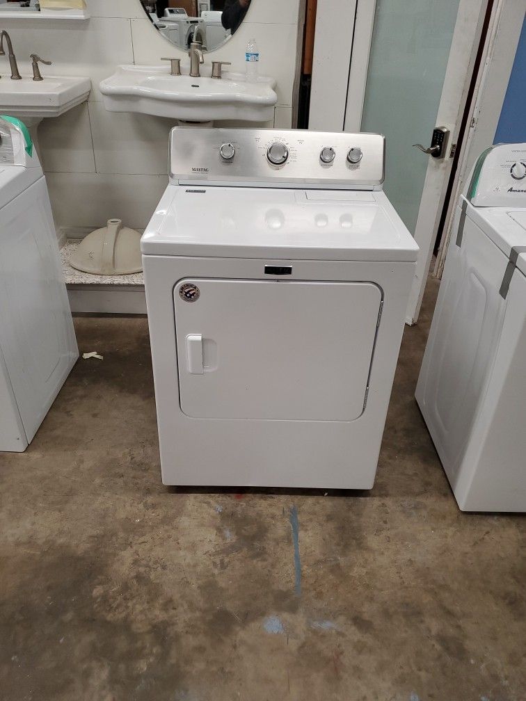 Maytag 7-cu ft Large Capacity Vented Gas Dryer with Wrinkle Control - White
Item #1053427Model #MGDC465HW
7.0 cu-ft capacity dryers have plenty of s