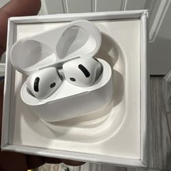  Apple AirPods 4 Wireless Earbuds