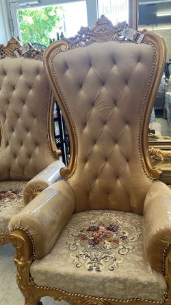 Throne set with table
