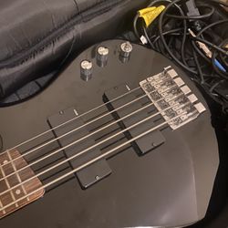 Guitar Base, Black, Soundgear By Ibanez. Case And Wires Included