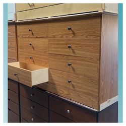 8 drawers dresser / Eight drawers dresser