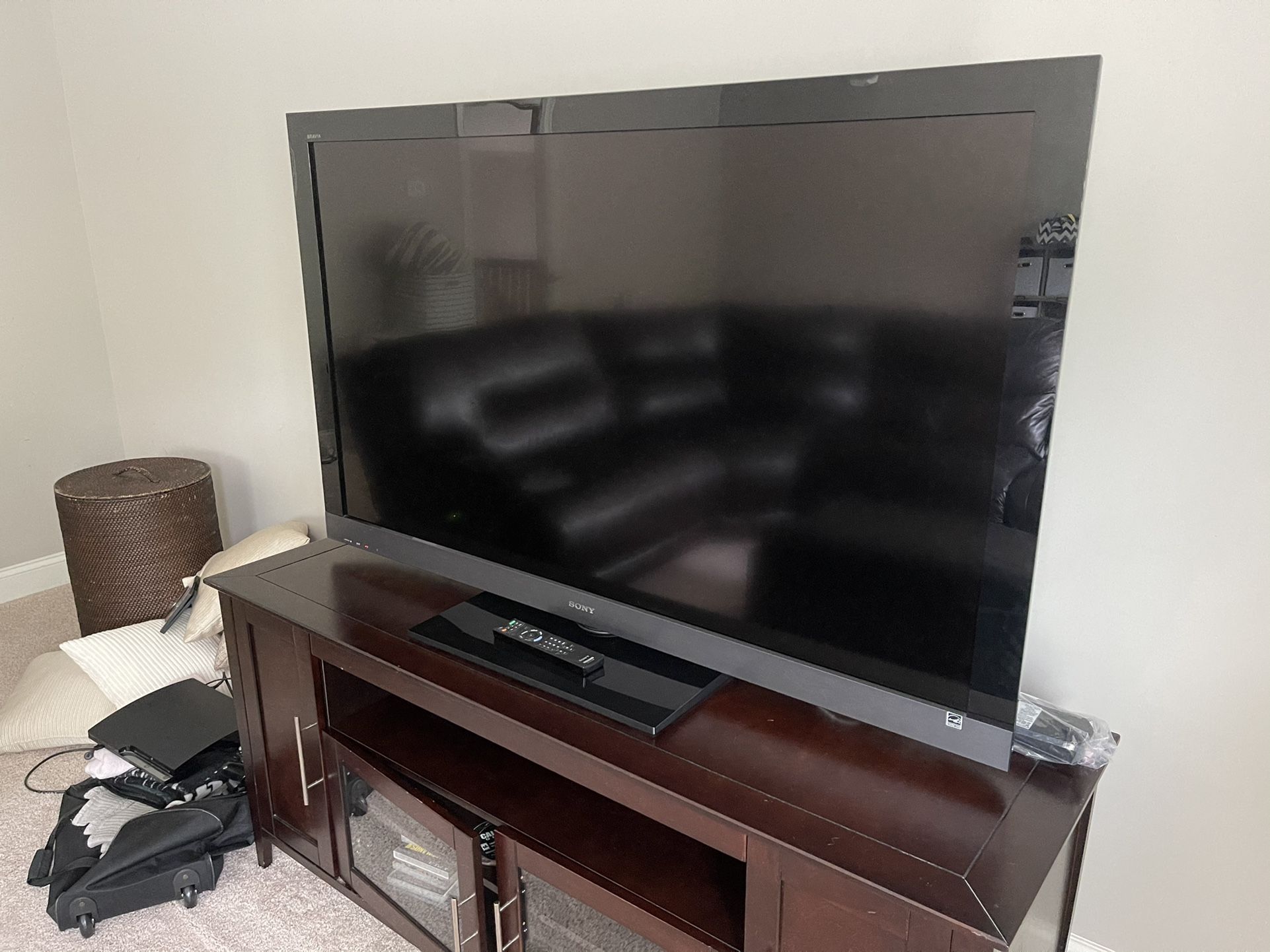 60” Sony Bravia 1080P LCD HDTV - KDL-60EX500