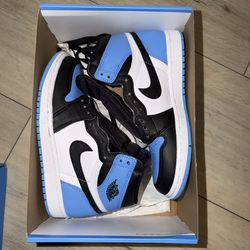 Nike Air Jordan Mid University Blue Size: 4