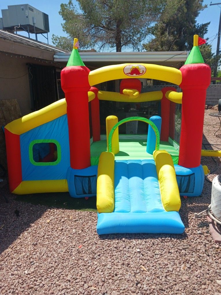 
Inflatable Bounce House,Jumping Castle Slide with Blower