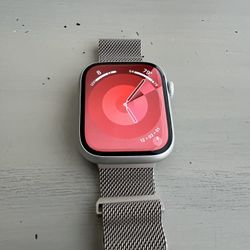 Apple Watch Series 9 45mm GPS UNLOCKED 