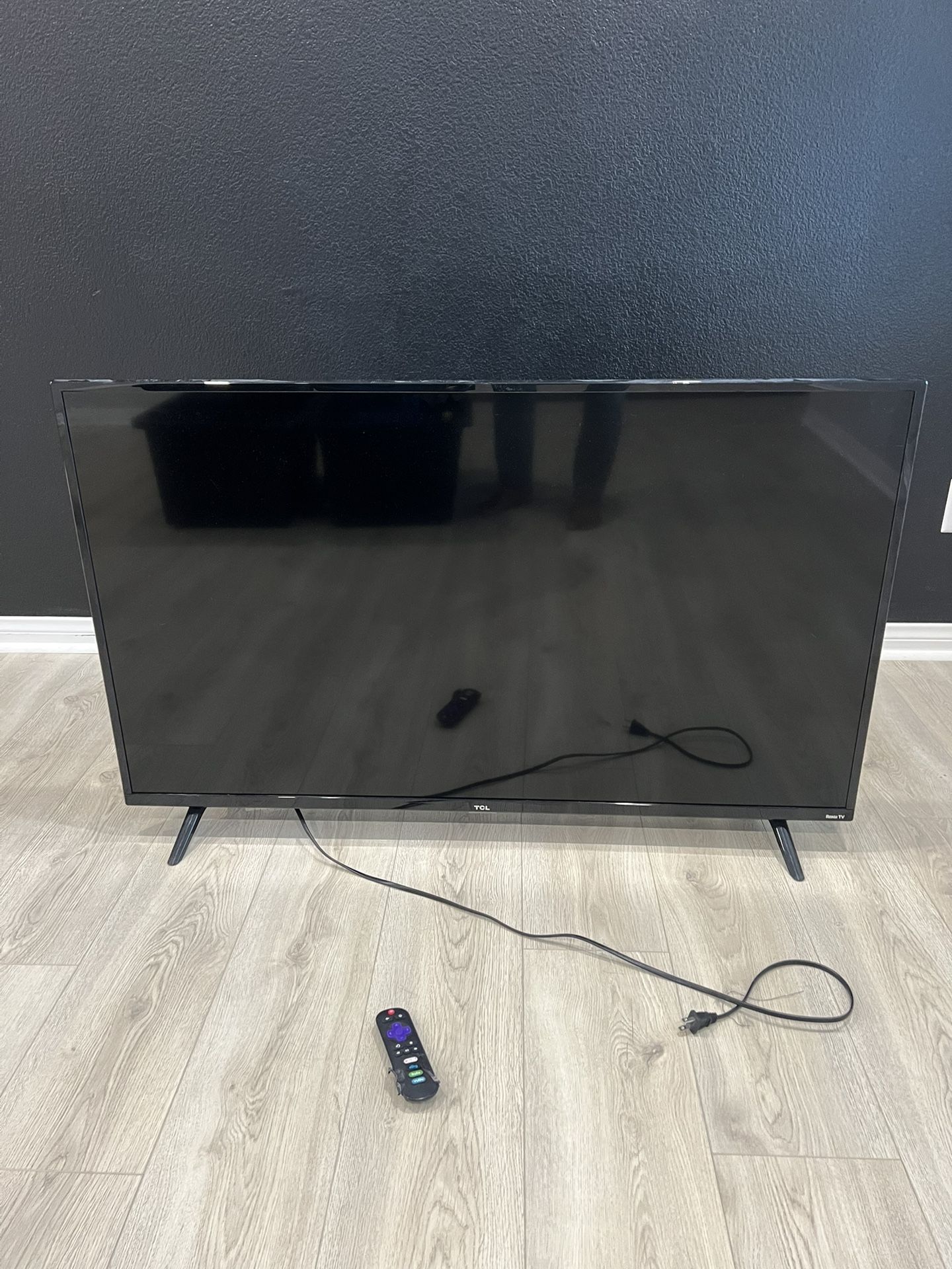 Moving sale! 50 Inch Smart TV 