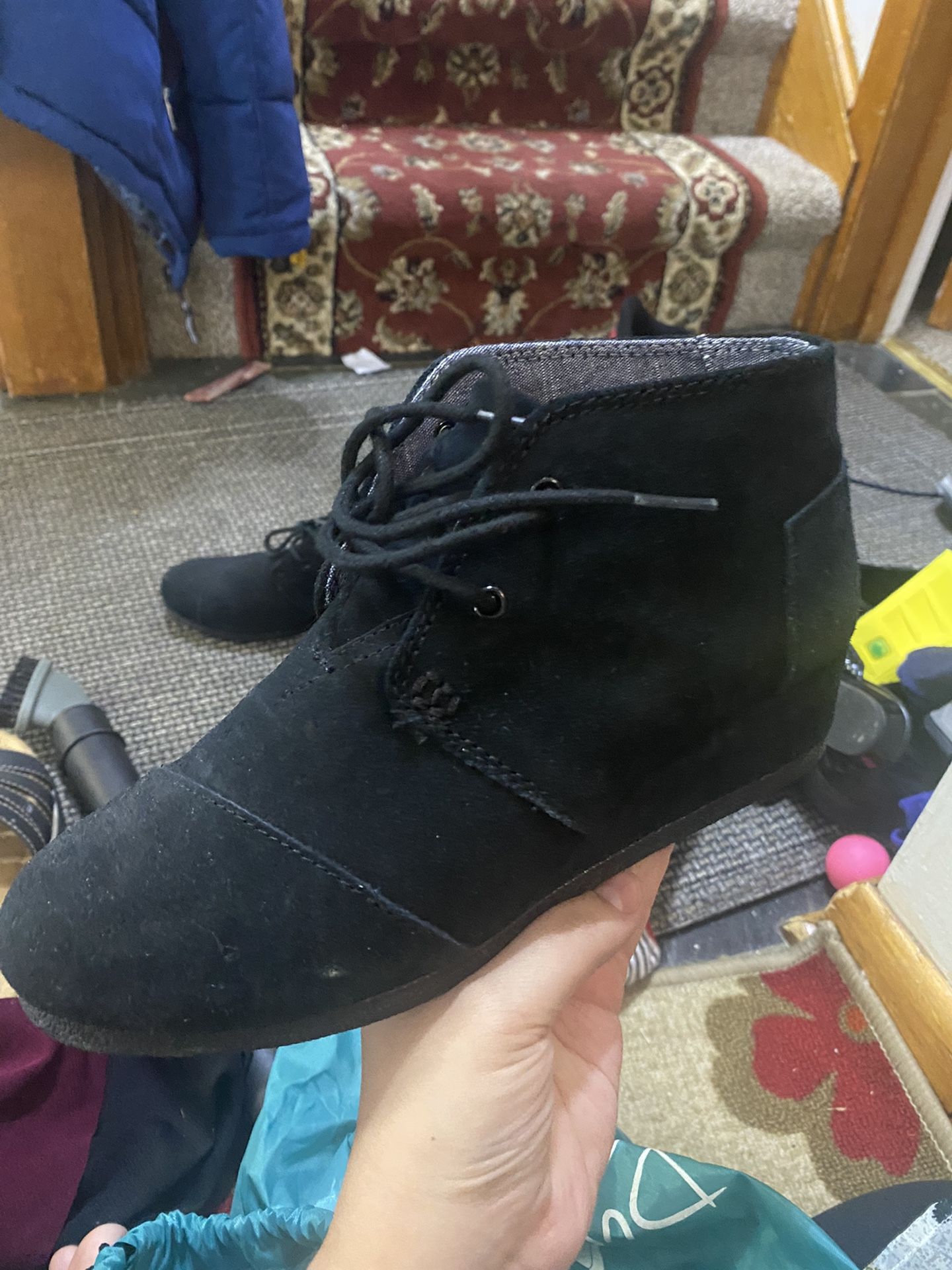 TOMS And Flats