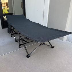 Brand New Camping Cot Lounge Bed Foldable Bed With Cushion Padding