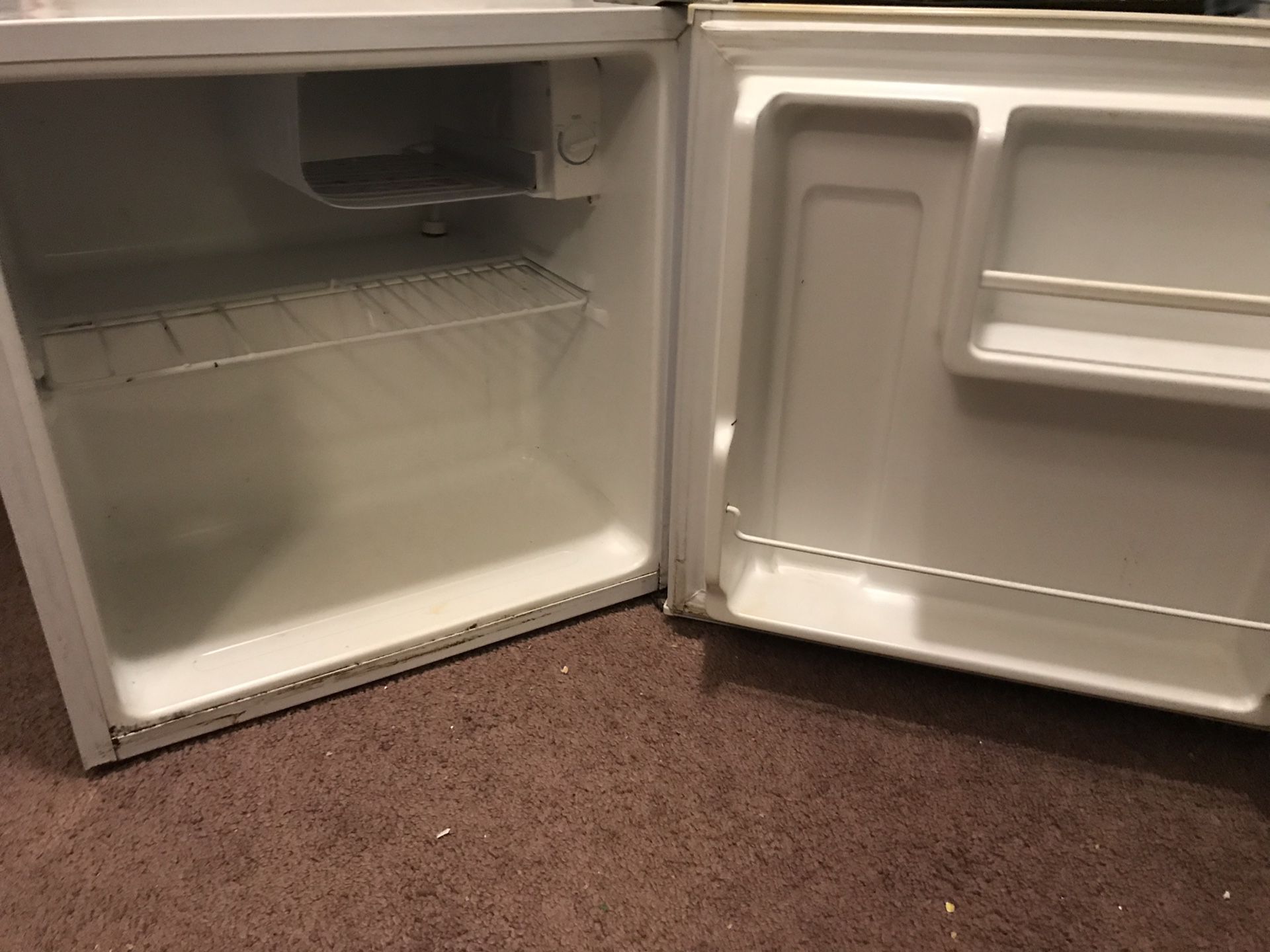 Mini fridge ideal for room