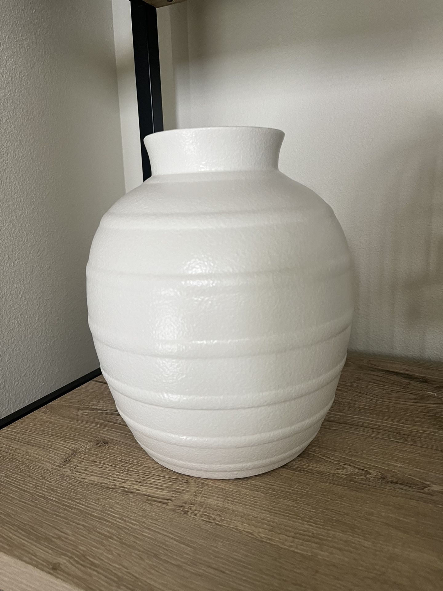 New Ceramic Vase $10