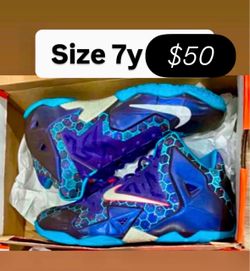 Nike LeBron size 7y